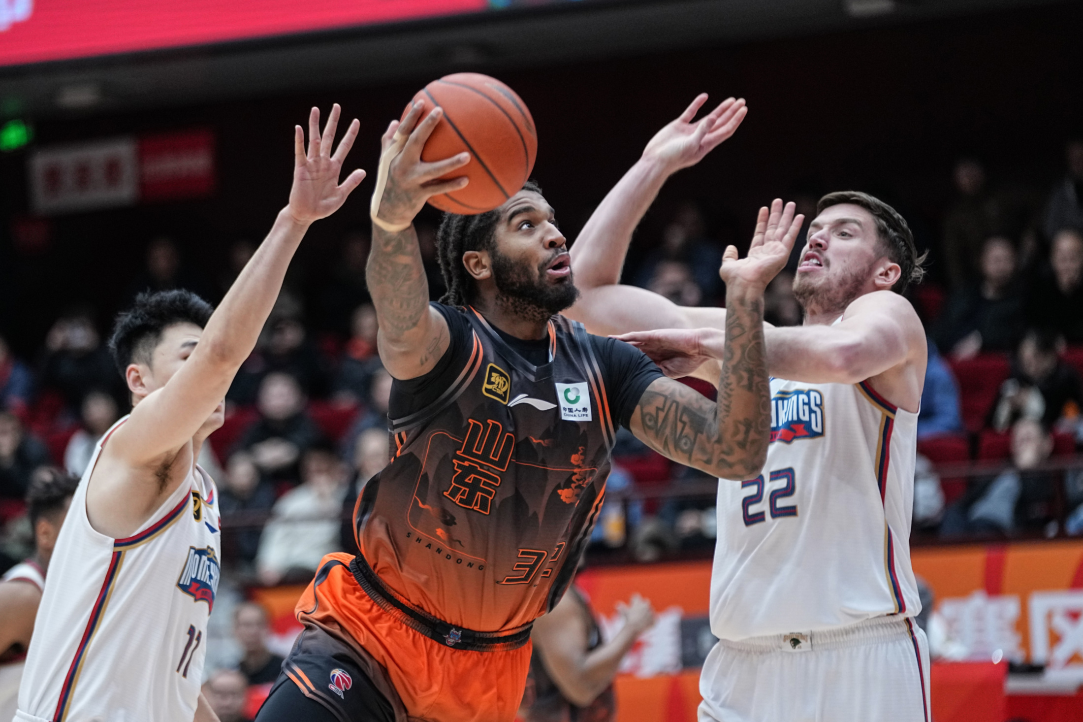 包含窗口期突围战来临,山东男篮围绕德国杯豪取连胜,更衣室稳定,训练强度明显提升的词条 包含窗口期突围战来临,山东男篮围绕德国杯豪取连胜,更衣室稳定,训练强度明显提升的词条