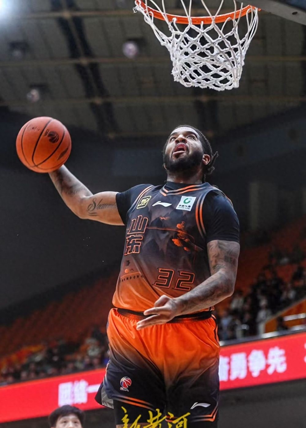 包含窗口期突围战来临,山东男篮围绕德国杯豪取连胜,更衣室稳定,训练强度明显提升的词条 包含窗口期突围战来临,山东男篮围绕德国杯豪取连胜,更衣室稳定,训练强度明显提升的词条