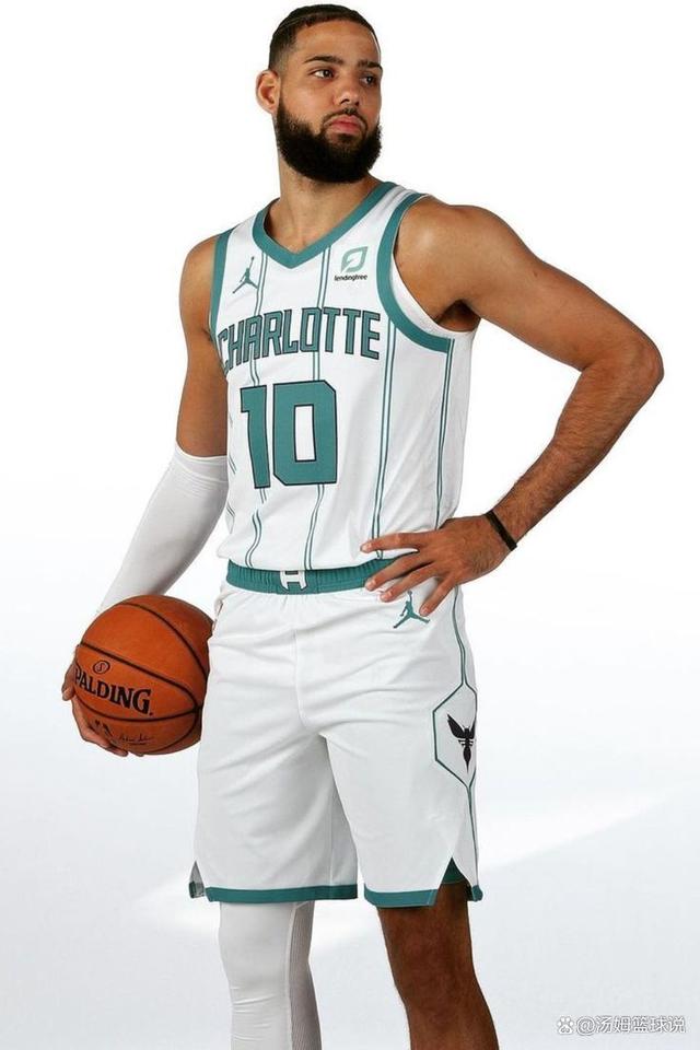 包含今晨欧篮联焦点战,夏洛特黄蜂止住颓势,更衣室稳定,心理建设被强调的词条 包含今晨欧篮联焦点战,夏洛特黄蜂止住颓势,更衣室稳定,心理建设被强调的词条