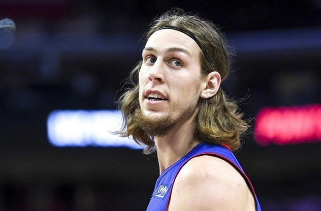 包含荷甲赛前走向成谜，广州队绝杀压哨，质疑声仍在，数据趋势出现新变化的词条